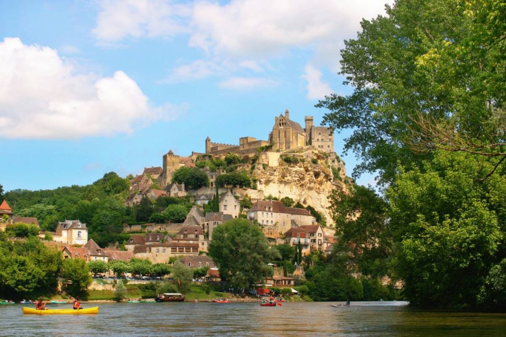 Activités nature en Ardèche : quelles options pour les amateurs d'eaux vives ?